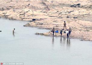 农村男孩裸泳视频,传统观念与现代生活的碰撞