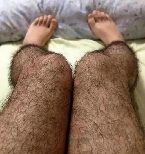 摸起来油腻的丝袜,揭秘摸起来油腻的丝袜之谜