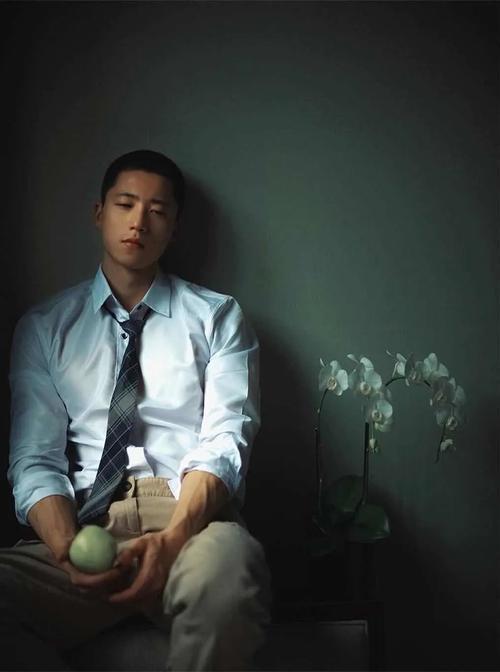 帅哥明星男体,揭秘帅哥明星的健硕男体风采